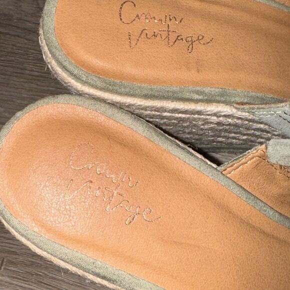 Crown Vintage Sage Green Wedges - Picture 8 of 11